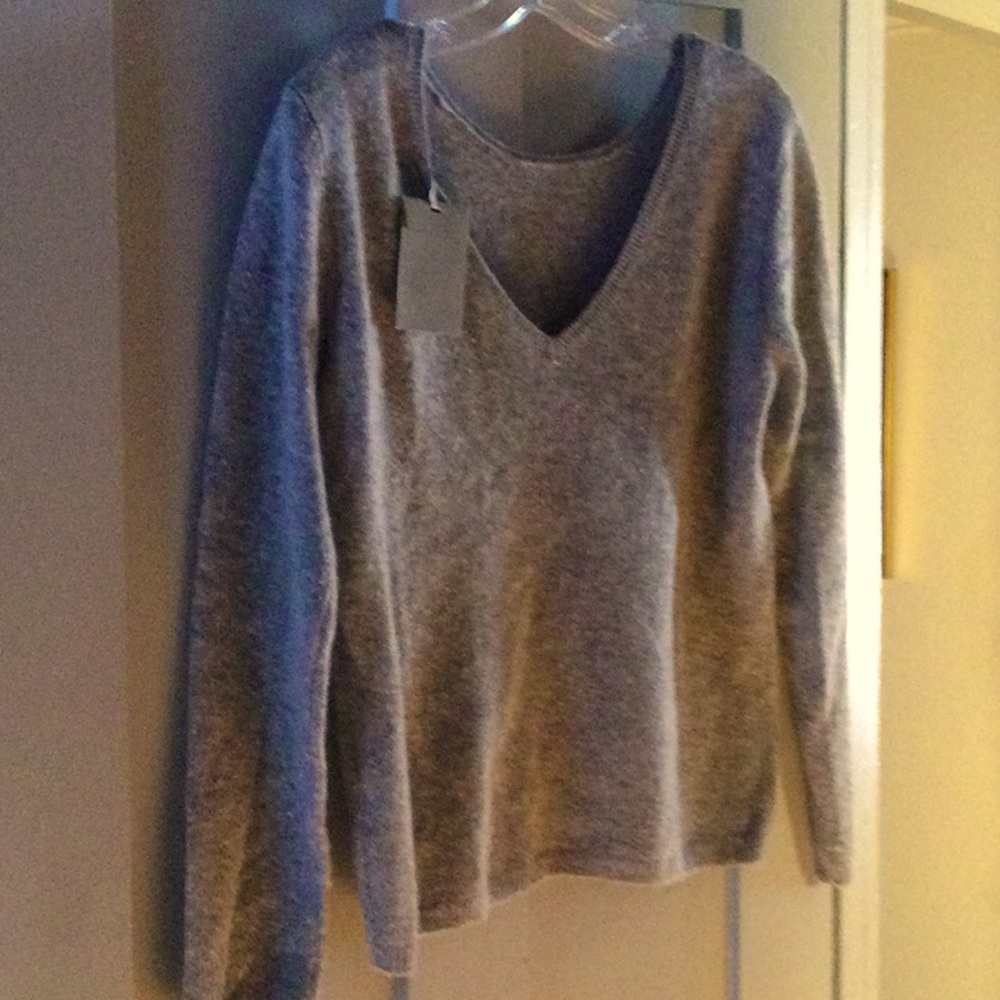Brodie gray cashmere pullover new with tags size medium reversible neckline